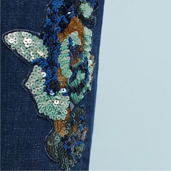 Anthropologie- Pilcro- Slim Boyfriend, Engineered Floral Sequin Detail, Size 31 - Picture 4 of 15